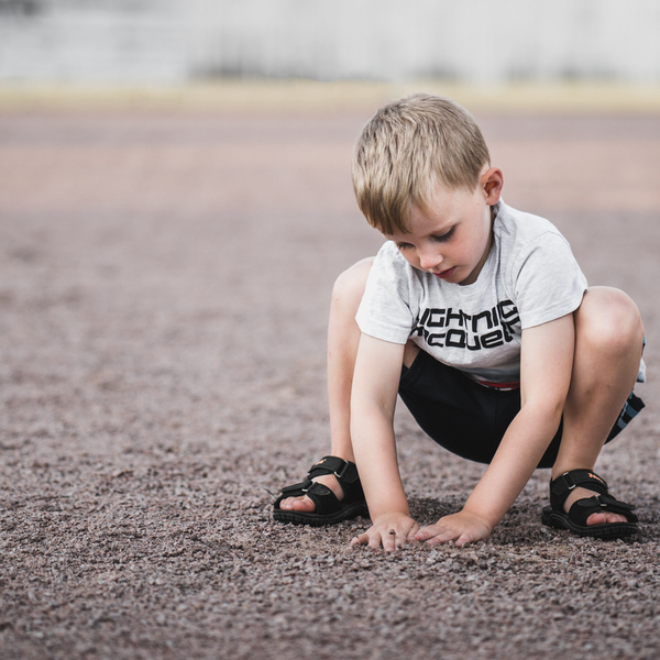 Pojke och grus Pojke och grus